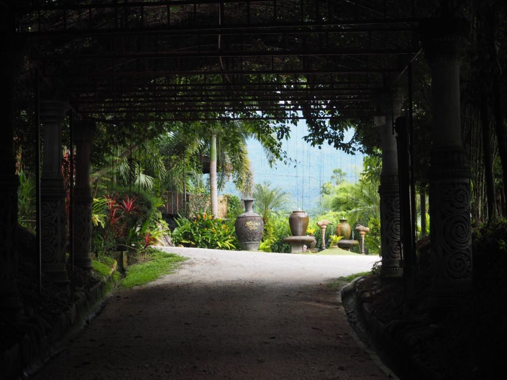 Eingang von Adelines Villa